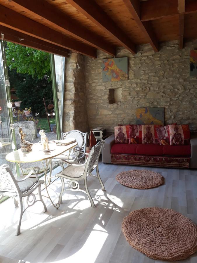 Un Jardin Sur La Colline Lägenhet Claveyson Exteriör bild