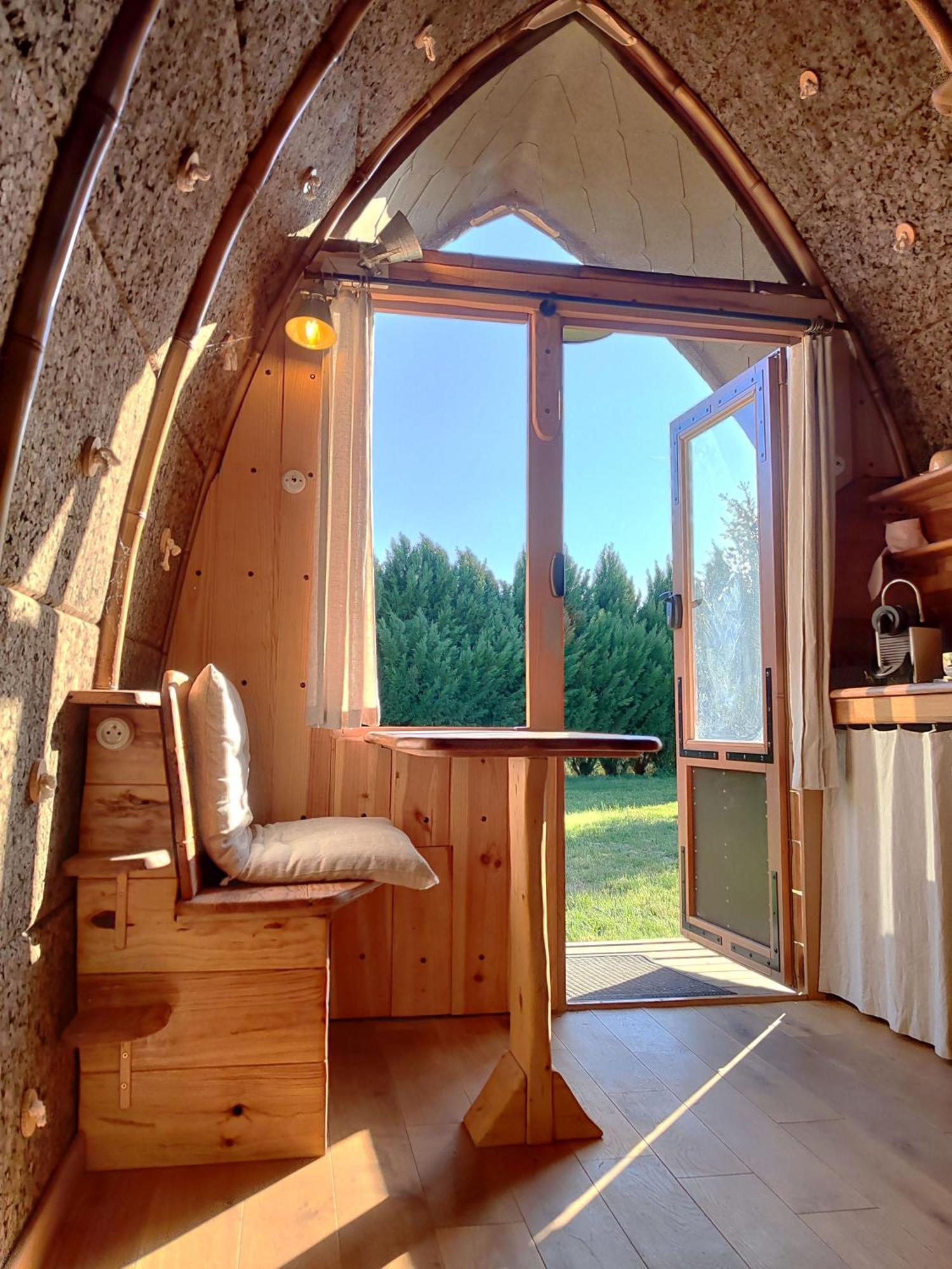 Un Jardin Sur La Colline Lägenhet Claveyson Exteriör bild